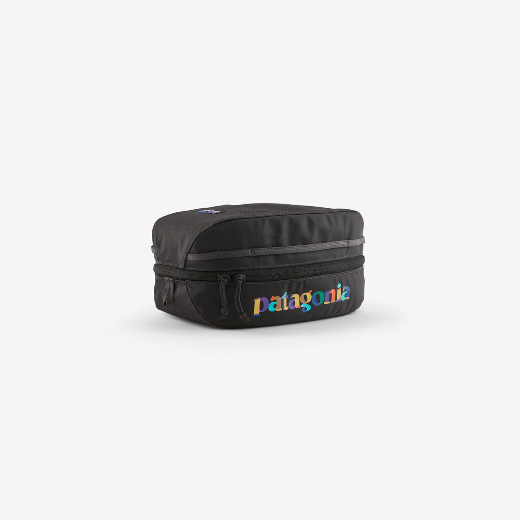 Patagonia Black Hole Cube 6L Unity Text: Ink Black
