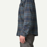 Patagonia Men's Lightweight Fjord Flannel Shirt - Paw: Dried Vanilla