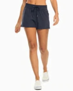 Southern Tide Women's Coastal Performance Solid Short - Nautical Navy